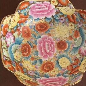 Chinese Famille Rose Porcelain Millefleur 1000 Flower Gilt Lotus Display Bowl